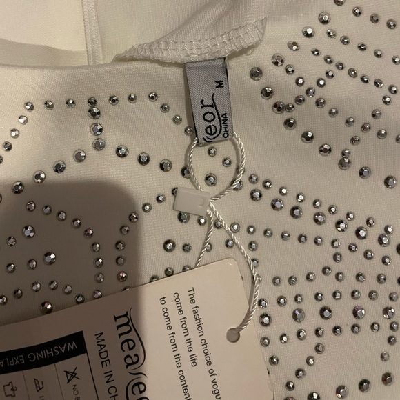 NWT. White studded 2 piece skirt set - Picture 4 of 5